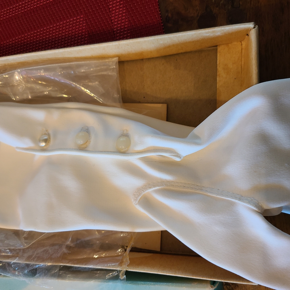 Elegant White Satin Gloves